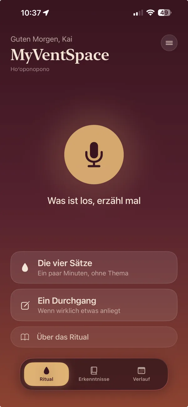 MyVentSpace: Startbildschirm mit großer Mikrofontaste und der Aufforderung „Was ist los, erzähl mal“